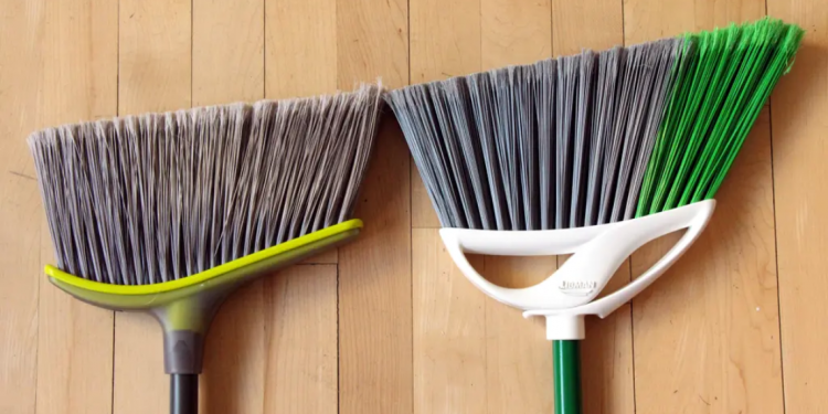 Smooth Sweep Indoor Angle Broom