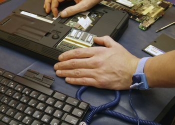 HOW TO USE ANTI STATIC WRIST STRAP LAPTOP