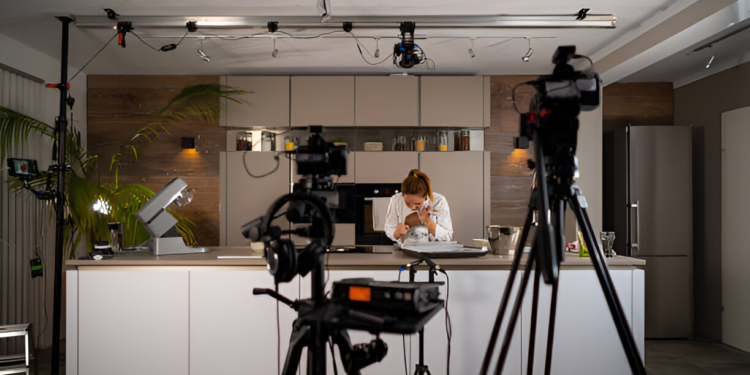 Video Conferencing with Poly G7500